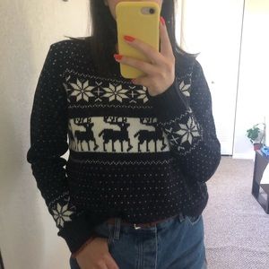 Closet closing sale- Navy blue Christmas print sweater size S